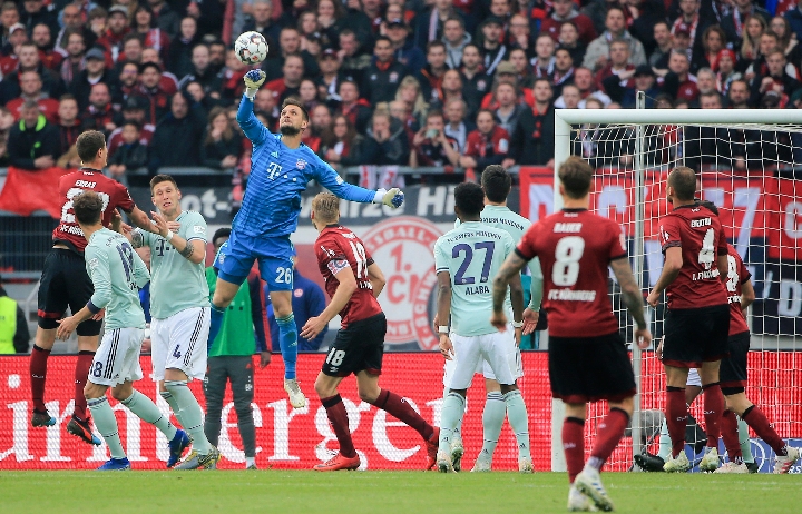 卡利亚里vs萨索洛 比萨vs拉齐奥