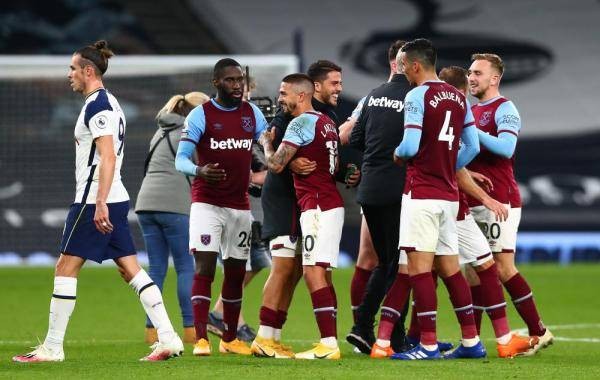 TA：勒沃库森的防守坚如磐石，曼城两侧防线存在巨大漏洞