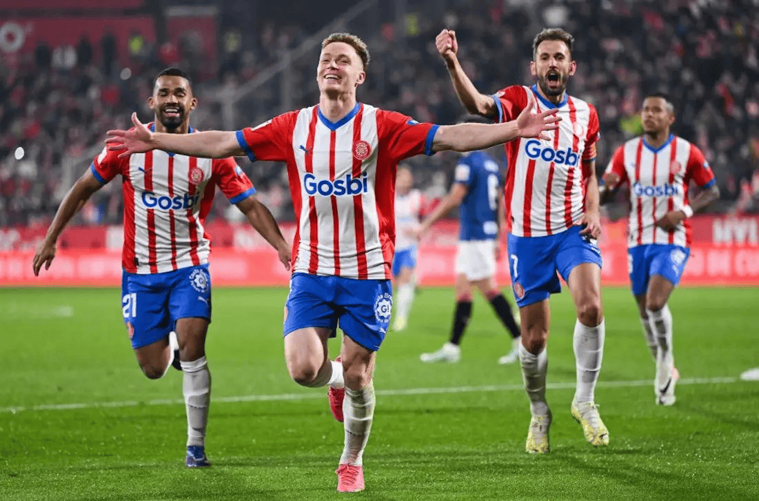 町田泽维亚主场逆袭蔚山HD，亚冠精英联赛东亚区排名上升（町田泽维亚主场翻盘蔚山HD，亚冠精英联赛东亚区排名上扬）