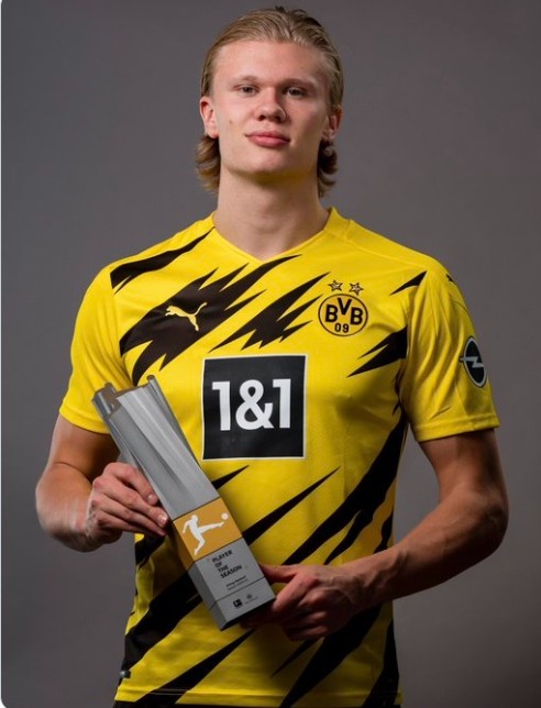 德容：难道我非要去英超才能证明自己的价值吗？我不这么认为（德容：证明价值不必非得去英超——我不认同这种看法）